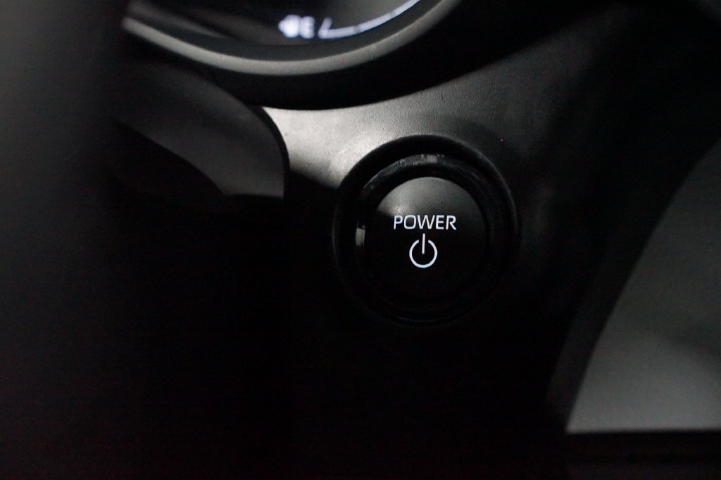 Certified 2025 Toyota Sienna XLE FWD image 23