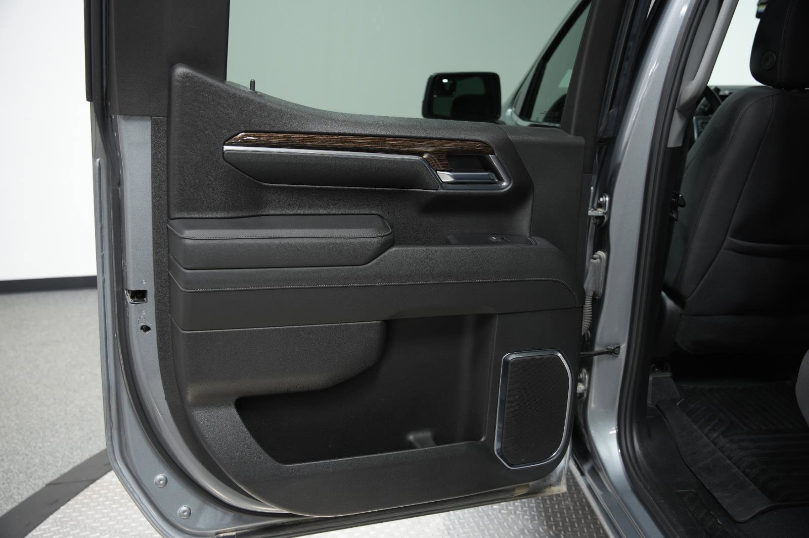 Used 2023 GMC Sierra 1500 SLE w/ Preferred Package image 19