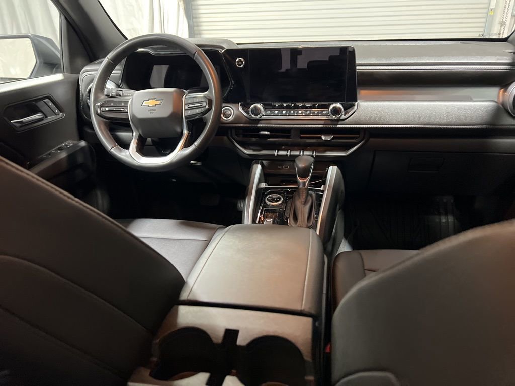 Used 2025 Chevrolet Colorado LT w/ LT Convenience Package image 15