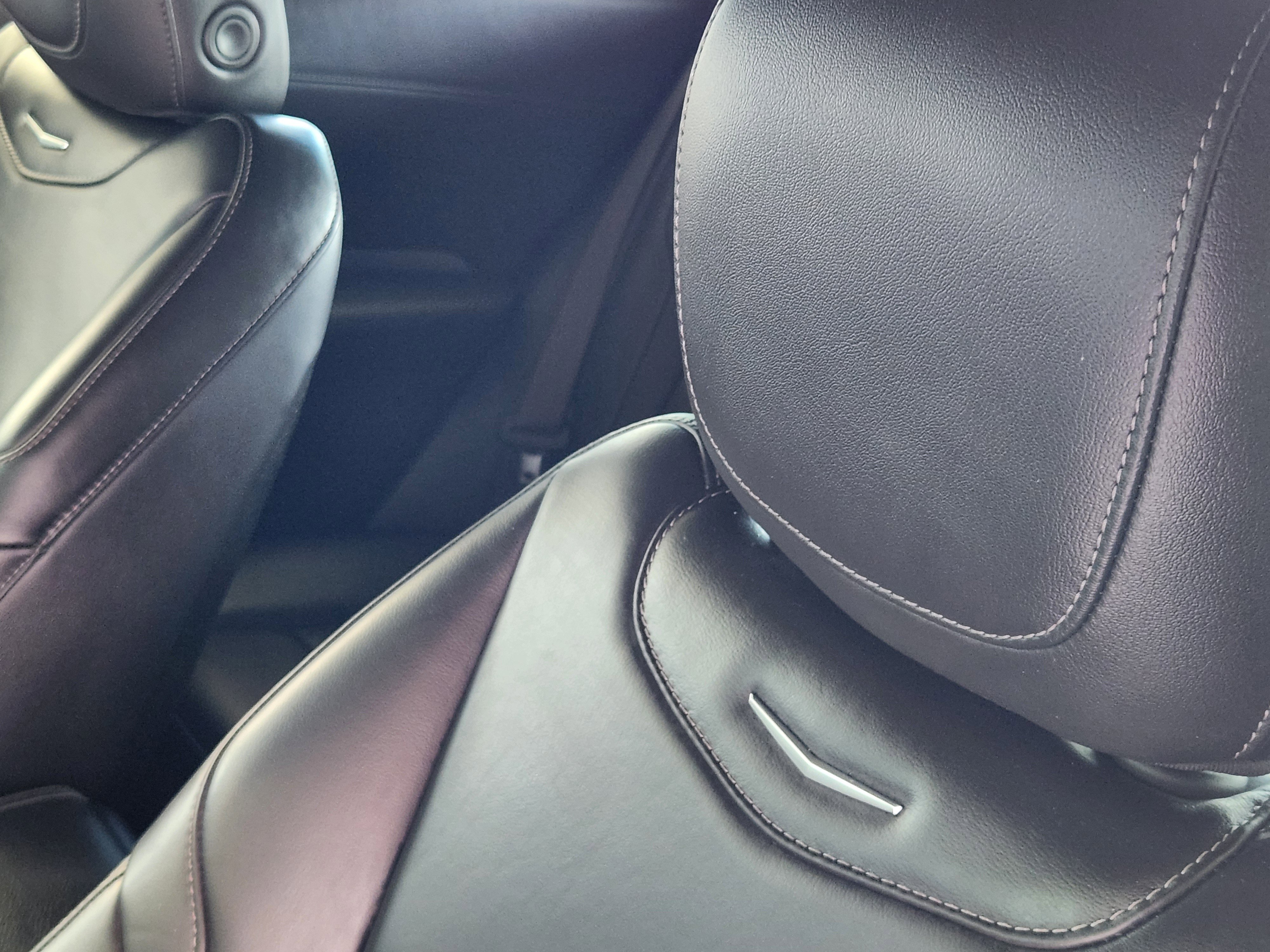 Certified 2024 Cadillac XT4 Premium Luxury AWD/4WD image 15