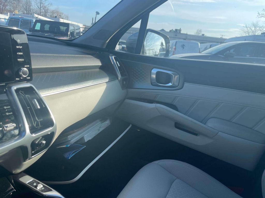 Used 2023 Kia Sorento SX Prestige image 36