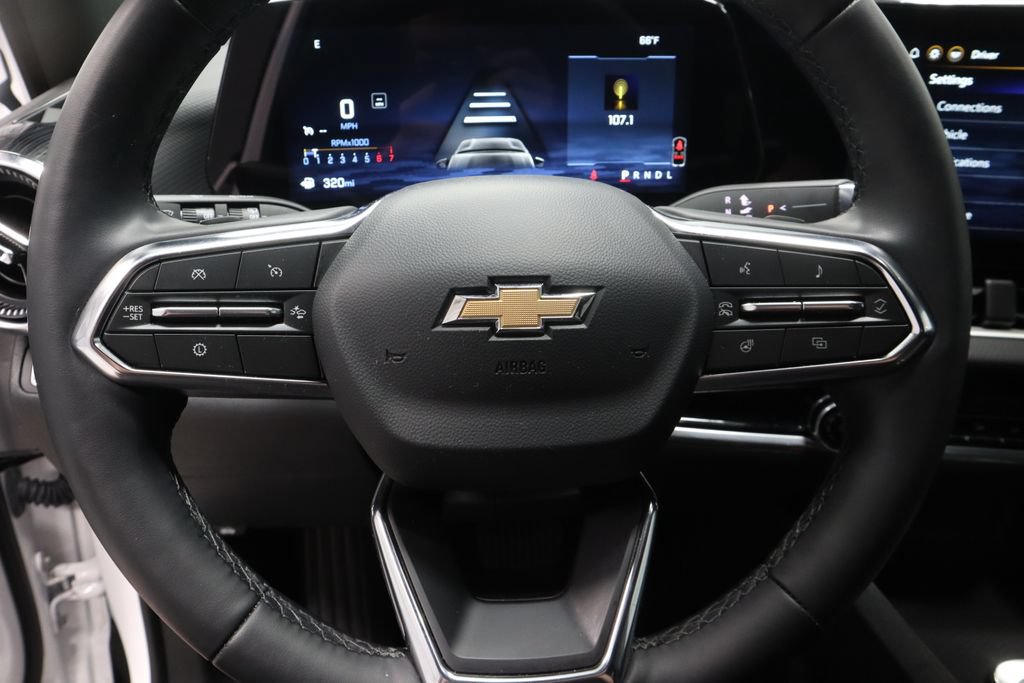 Used 2026 Chevrolet Equinox LT FWD image 32