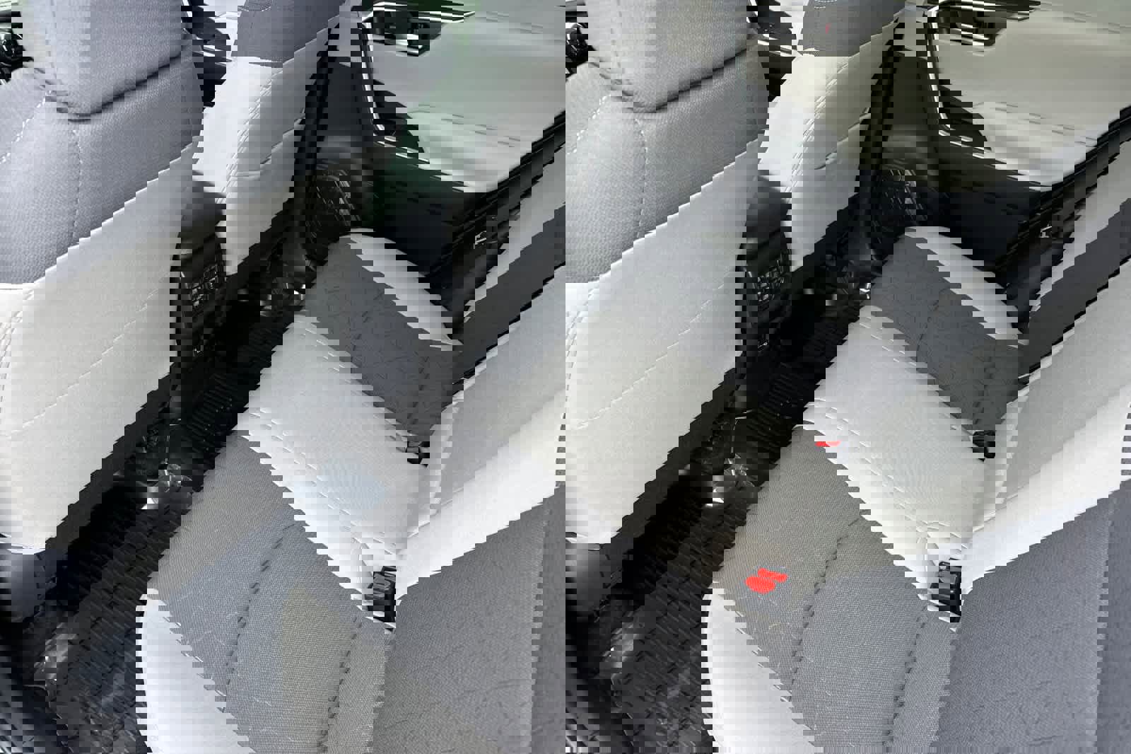 Used 2025 Toyota RAV4 XLE w/ Convenience Package image 4