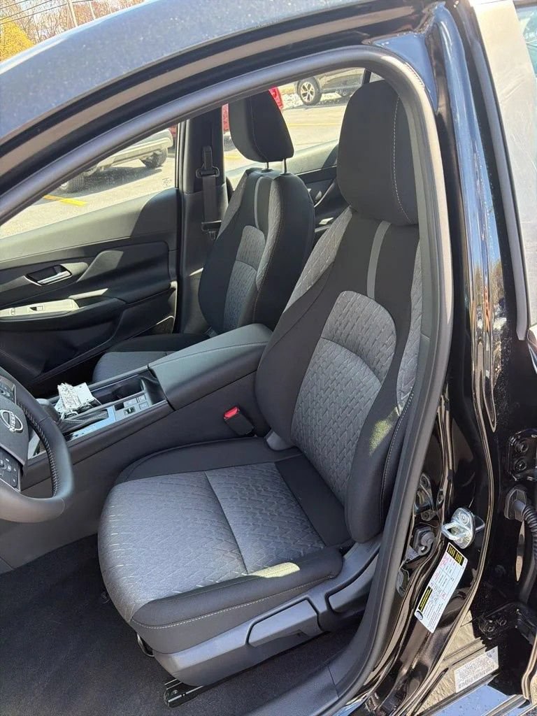 Certified 2025 Nissan Sentra SV w/ All-Weather Package FWD image 17