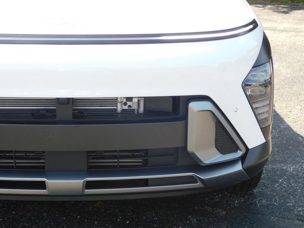 Used 2025 Hyundai Kona Limited AWD/4WD image 9