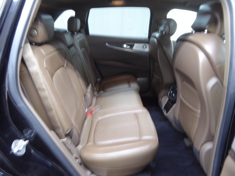 Used 2016 Lincoln MKX Reserve w/ Luxury Package AWD/4WD image 29