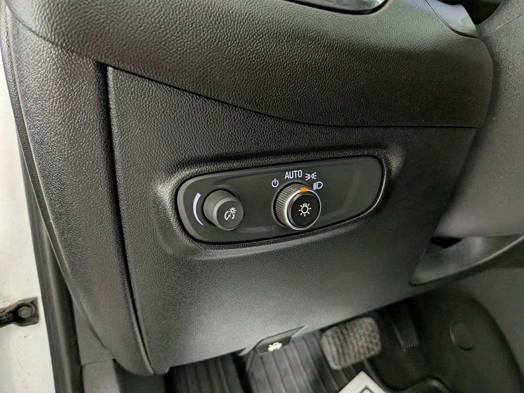 Used 2019 Chevrolet Equinox LT image 19