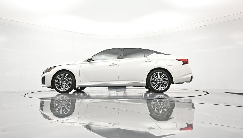 New 2026 Nissan Altima 2.5 SV w/ SV Premium Package FWD image 42