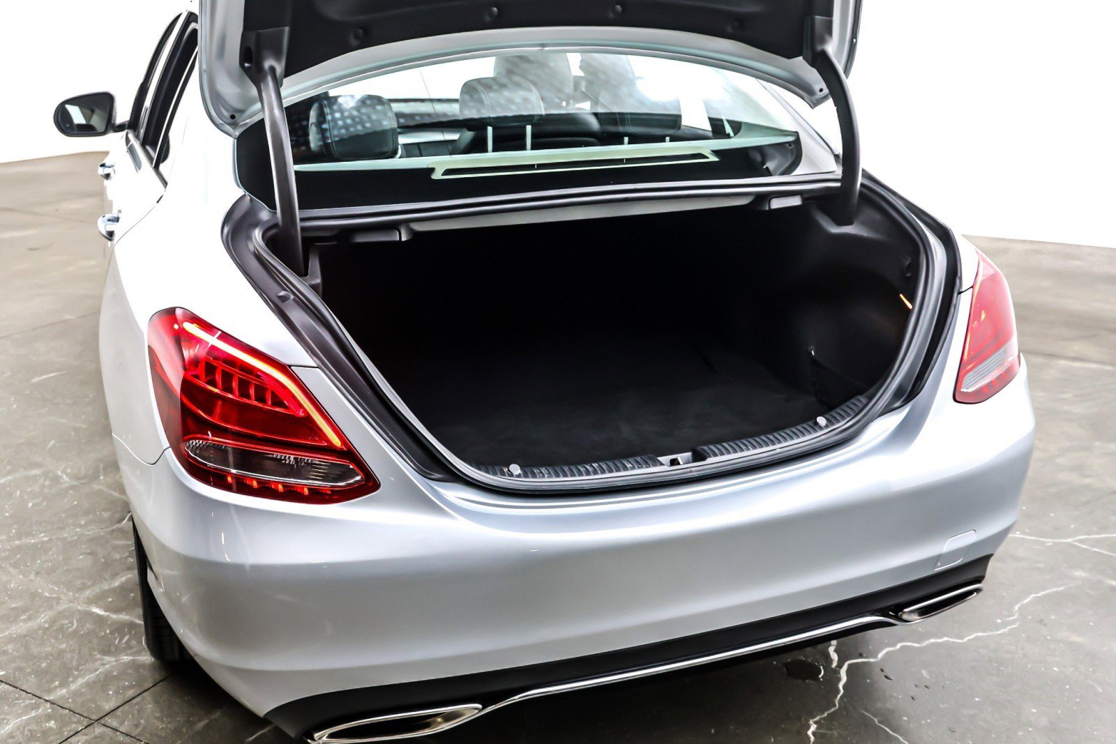 Used 2017 Mercedes-Benz C 300 Sedan image 23