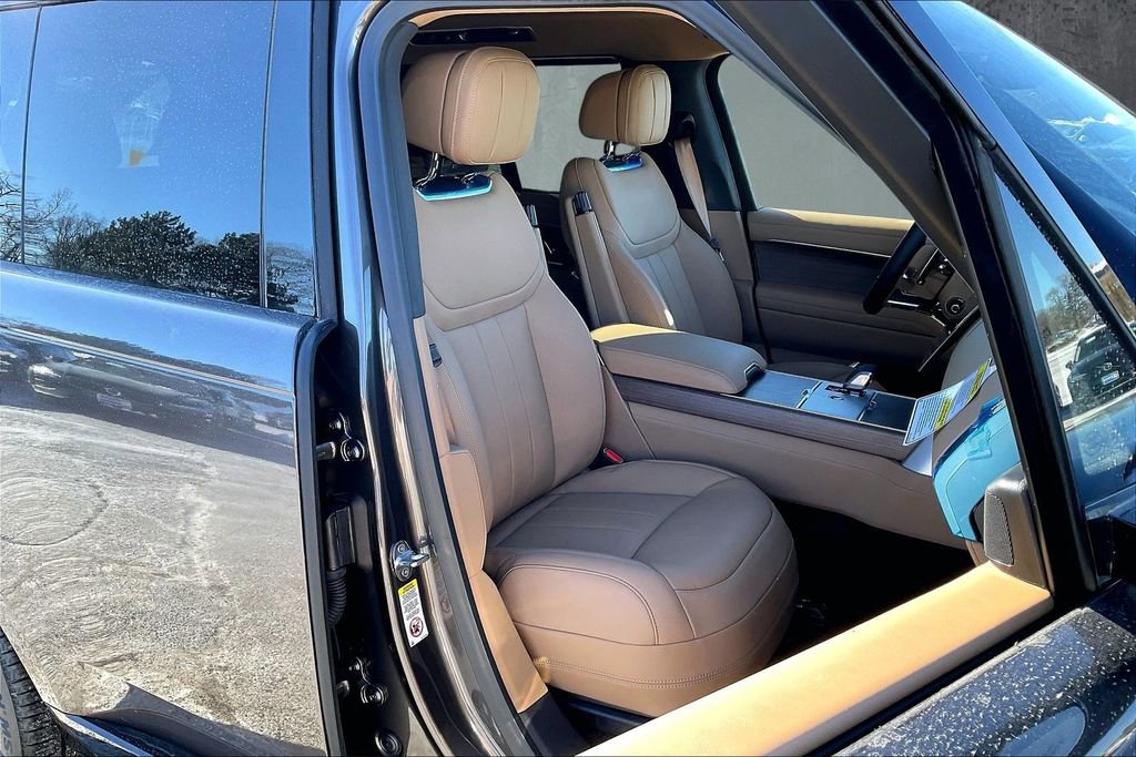 New 2026 Land Rover Range Rover SE image 11