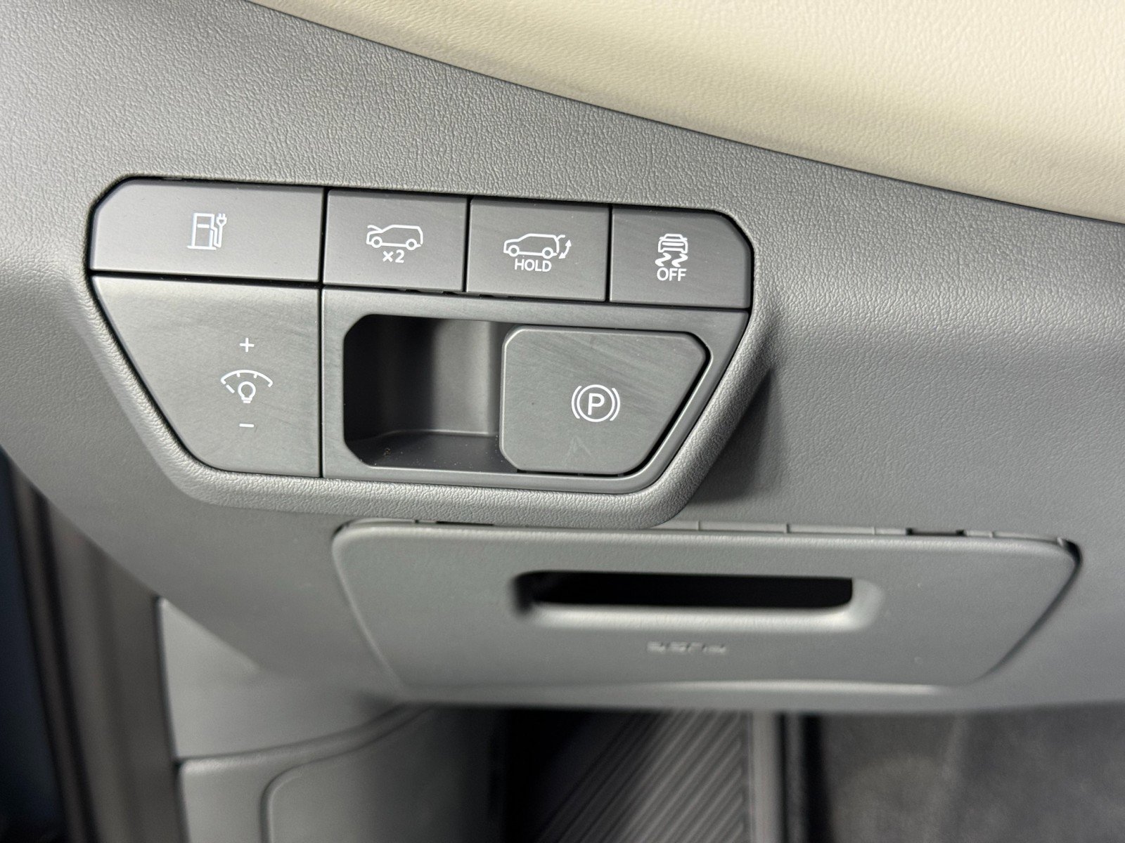 Used 2024 Kia EV9 Land image 19