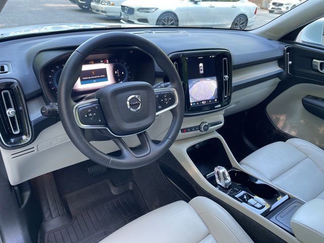 Certified 2023 Volvo XC40 B5 Plus w/ Protection Package Premier AWD/4WD image 17