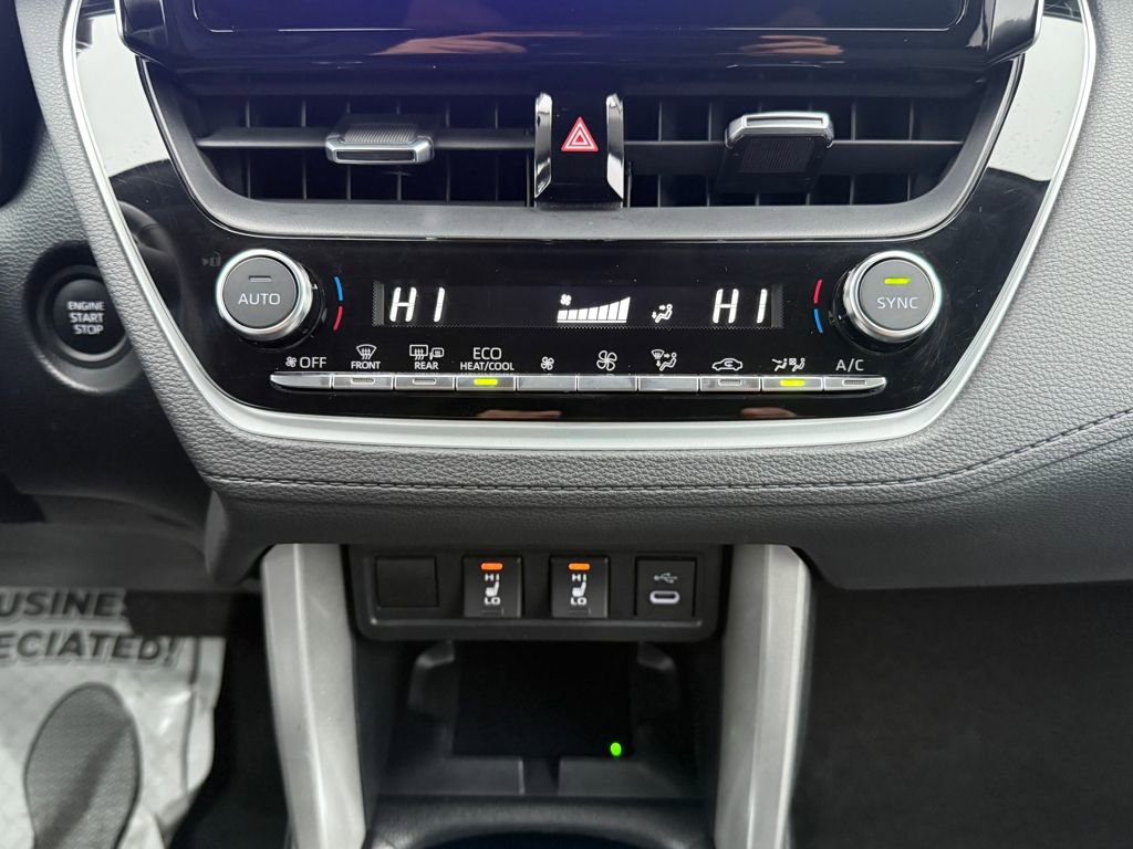 Used 2024 Toyota Corolla Cross XLE image 23