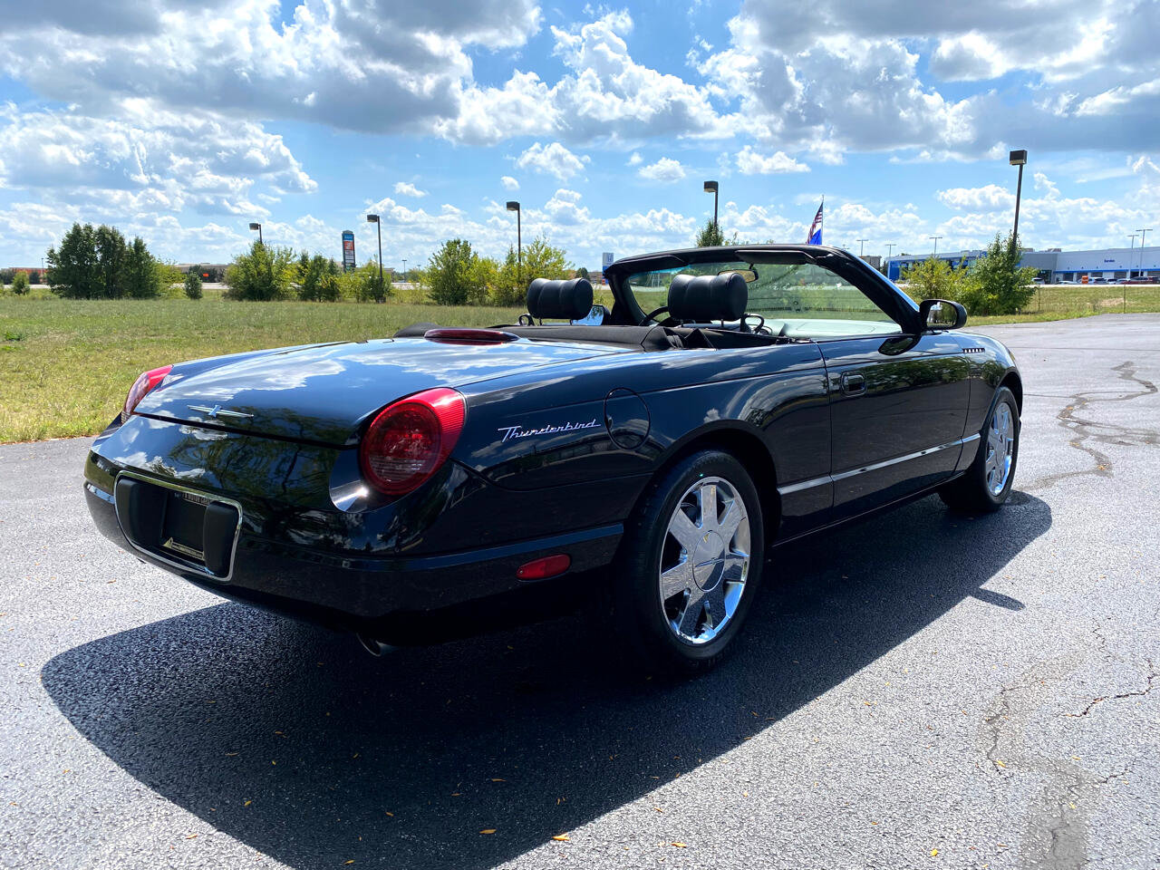 Used 2002 Ford Thunderbird Deluxe image 9