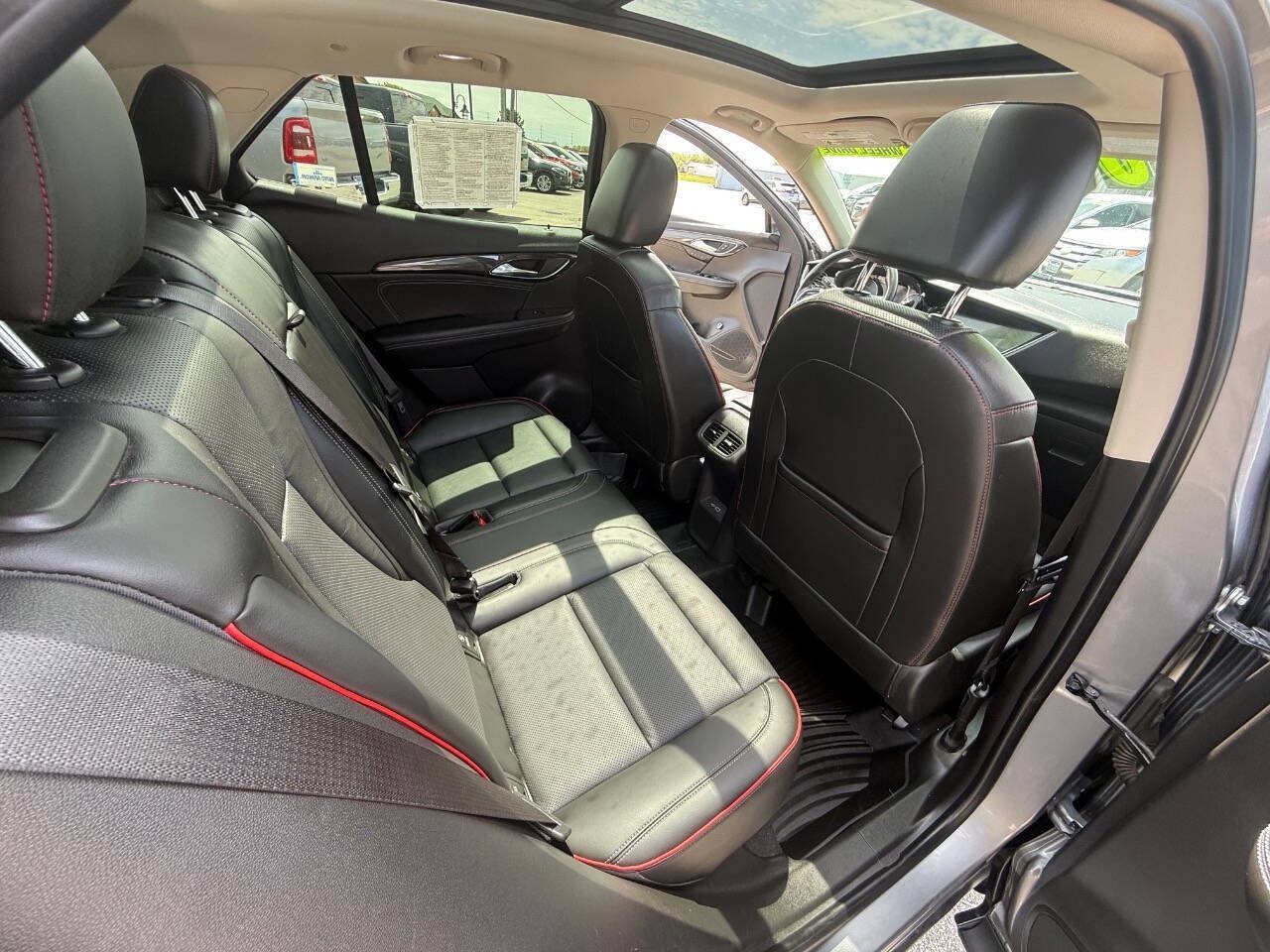 Used 2022 Buick Envision Essence w/ Sport Touring Package AWD/4WD image 16
