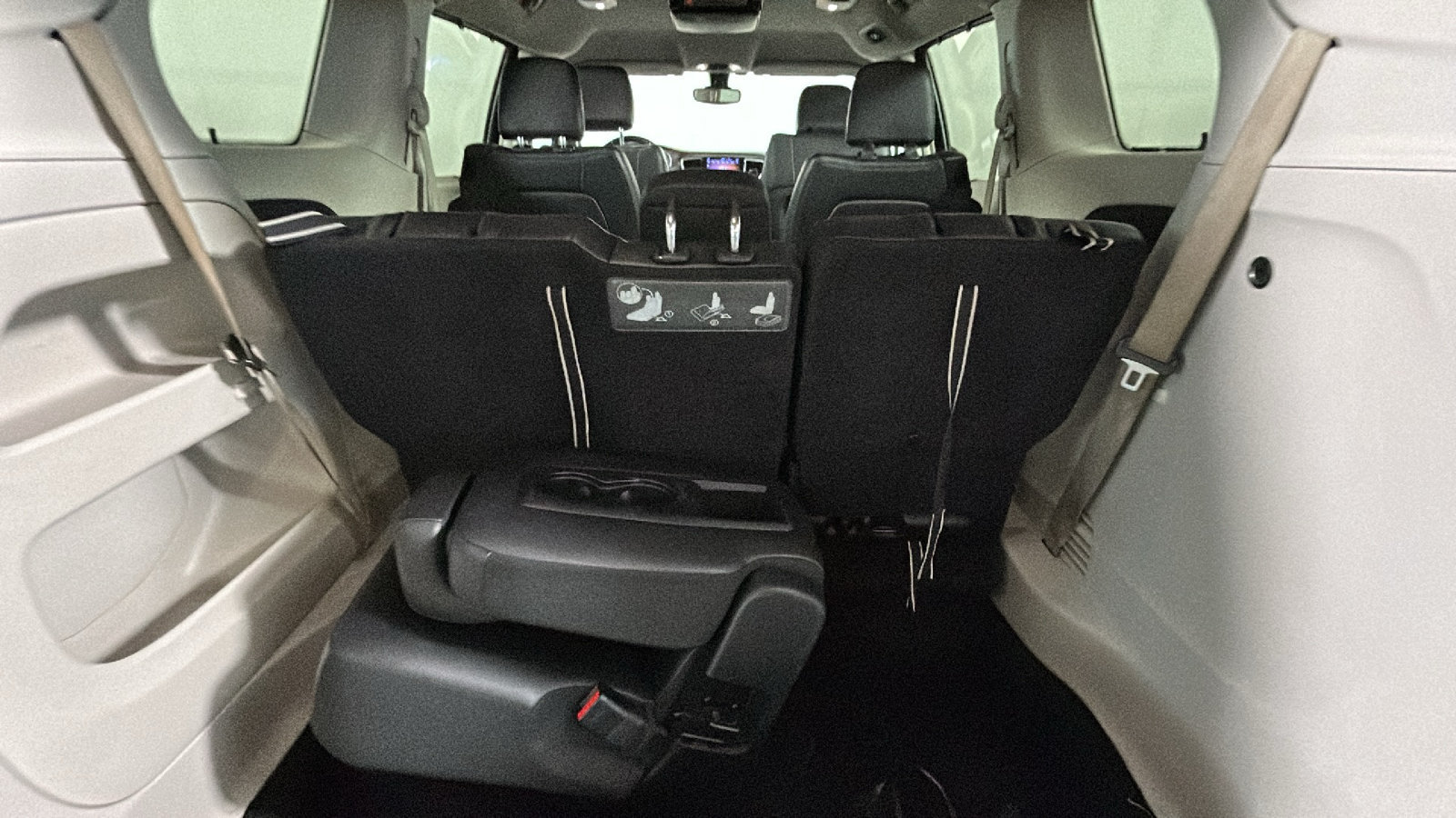 Used 2017 Chrysler Pacifica Touring-L FWD image 34
