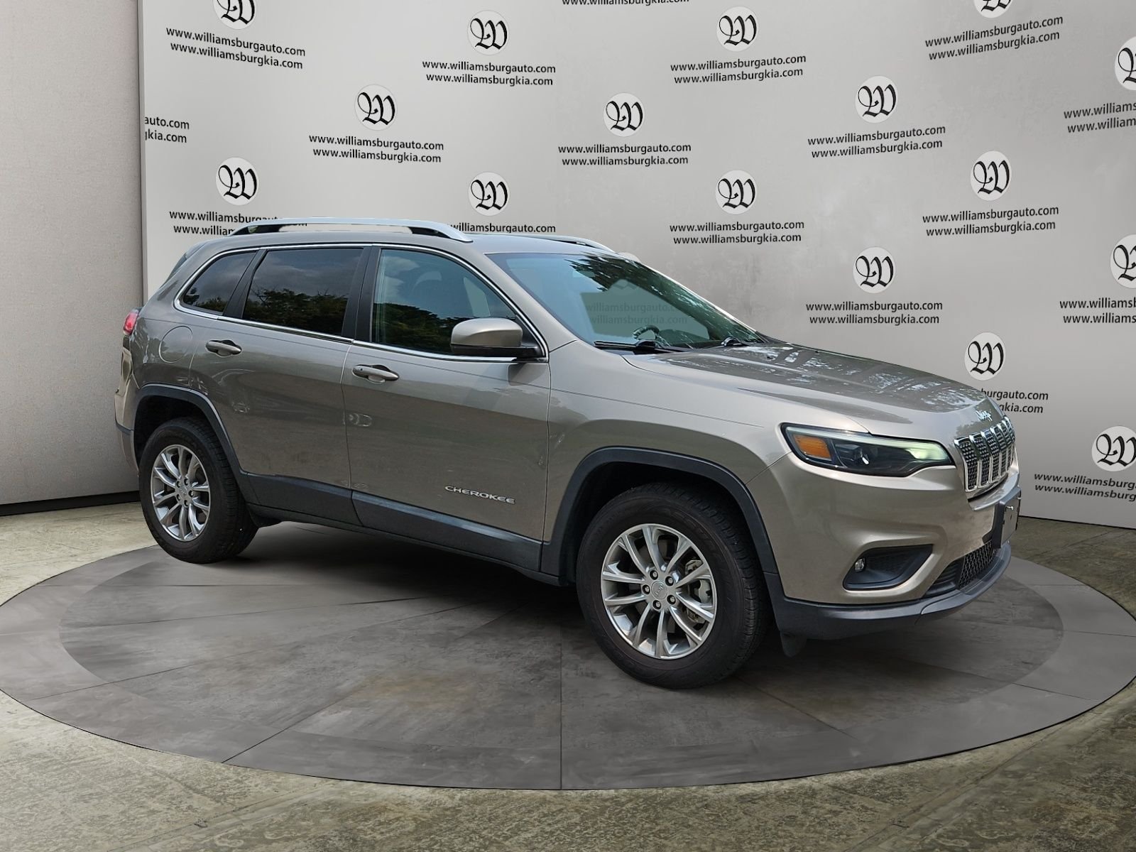 Used 2021 Jeep Cherokee Latitude Plus w/ Sun & Sound Group AWD/4WD image 7