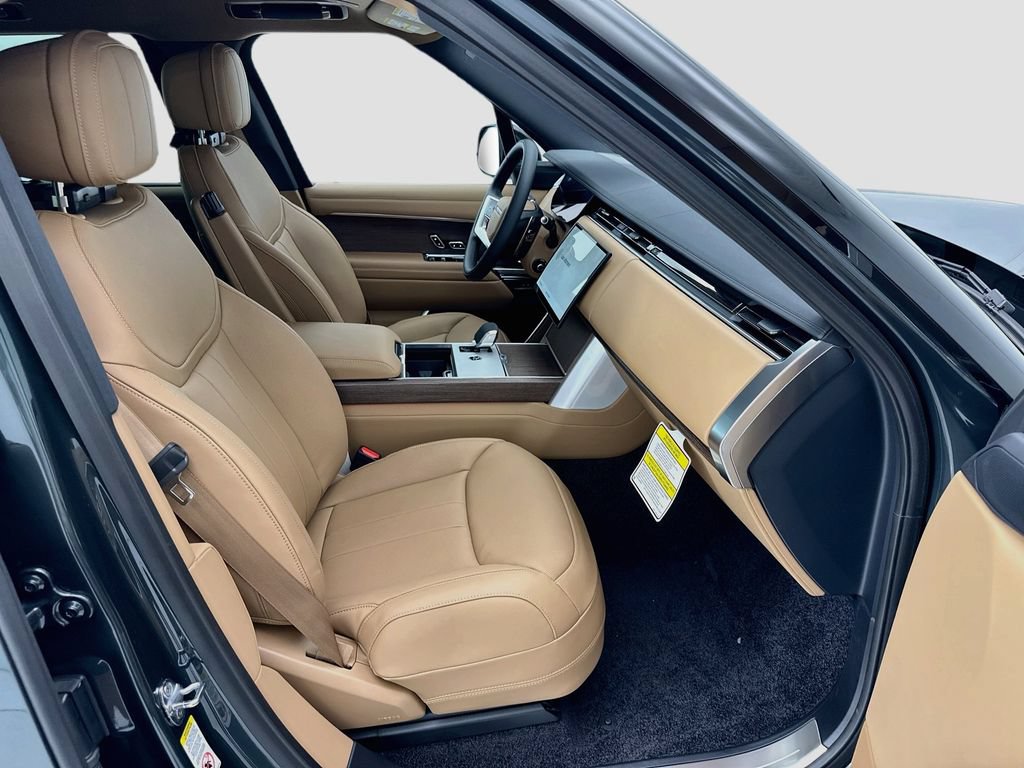 New 2026 Land Rover Range Rover Long Wheelbase SE AWD/4WD image 19
