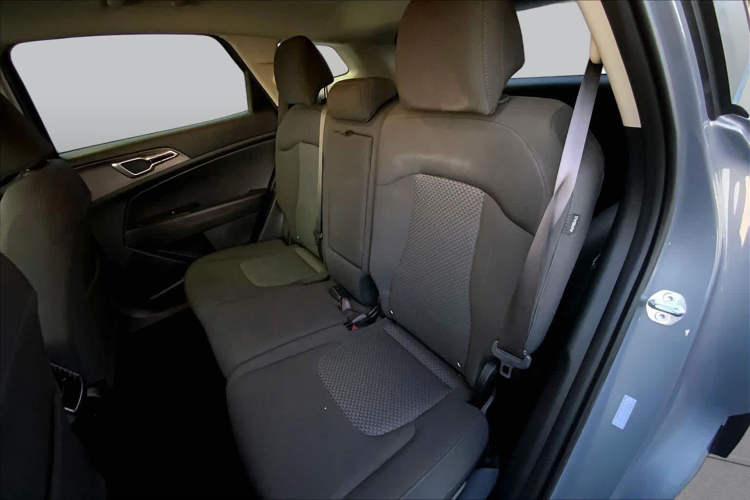 Used 2025 Kia Sportage LX FWD image 18