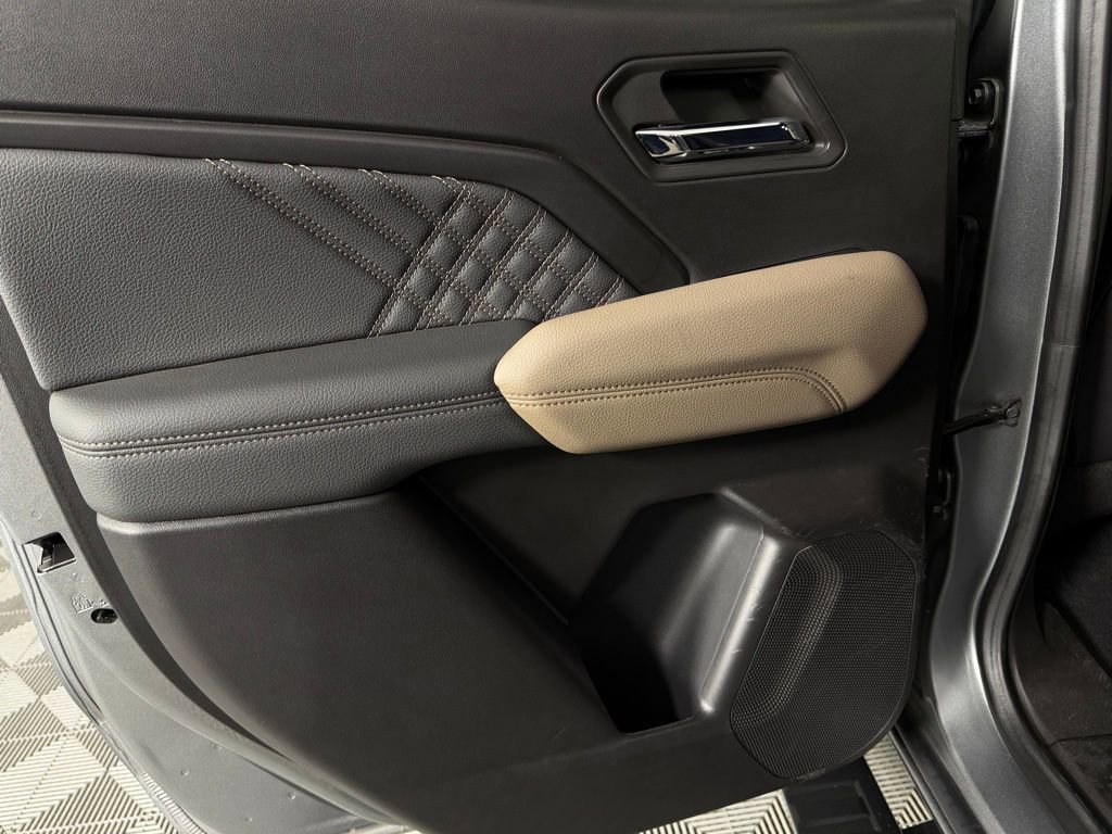 Used 2024 GMC Canyon Denali AWD/4WD image 29