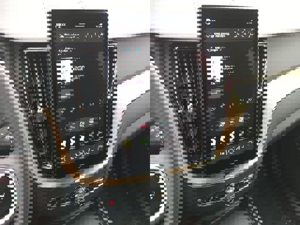 Used 2026 Volvo XC60 B5 Plus w/ Protection Package Premier image 26