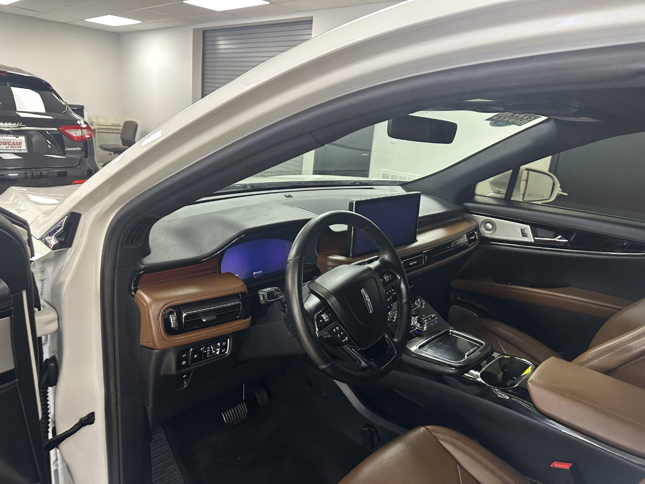 Used 2023 Lincoln Nautilus Reserve w/ Equipment Group 202A image 33