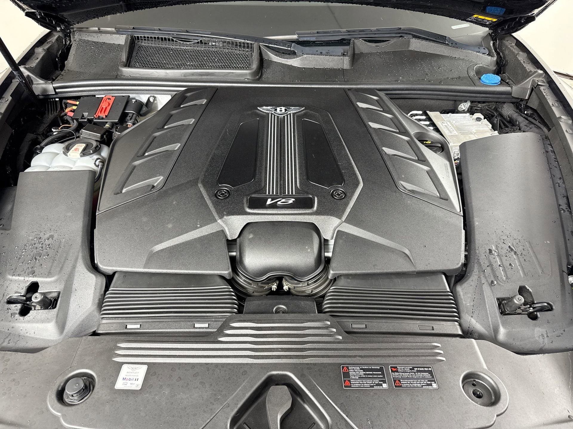 Used 2021 Bentley Bentayga AWD/4WD image 21