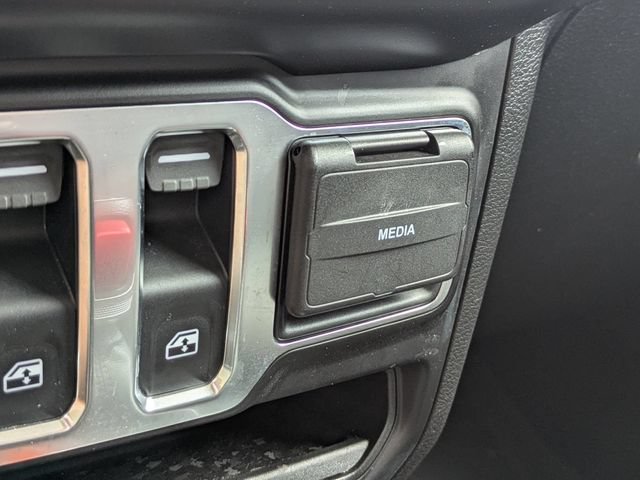 Used 2022 Jeep Wrangler Sport AWD/4WD image 21