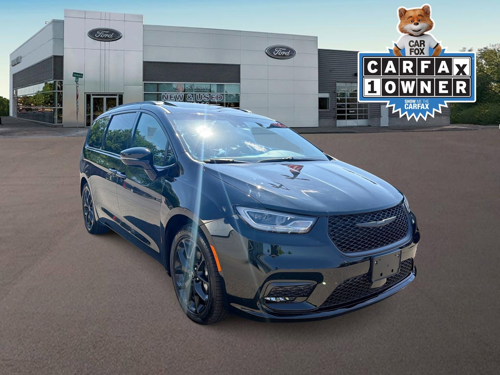 Used 2026 Chrysler Pacifica Limited w/ S Appearance Package FWD image 2