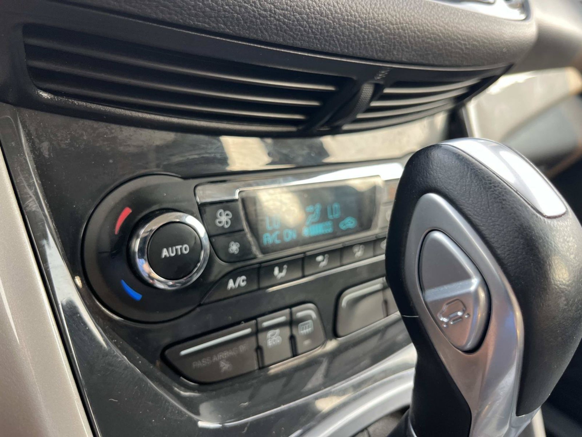 Used 2016 Ford C-MAX SEL w/ Equipment Group 302A FWD image 30