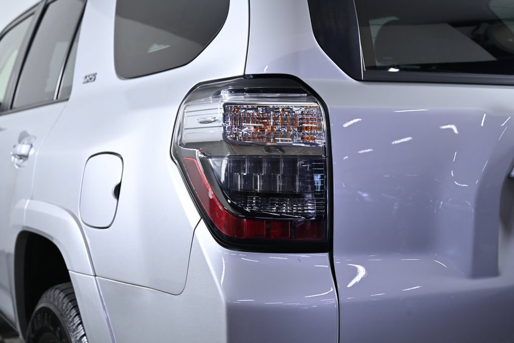 Used 2023 Toyota 4Runner SR5 AWD/4WD image 11