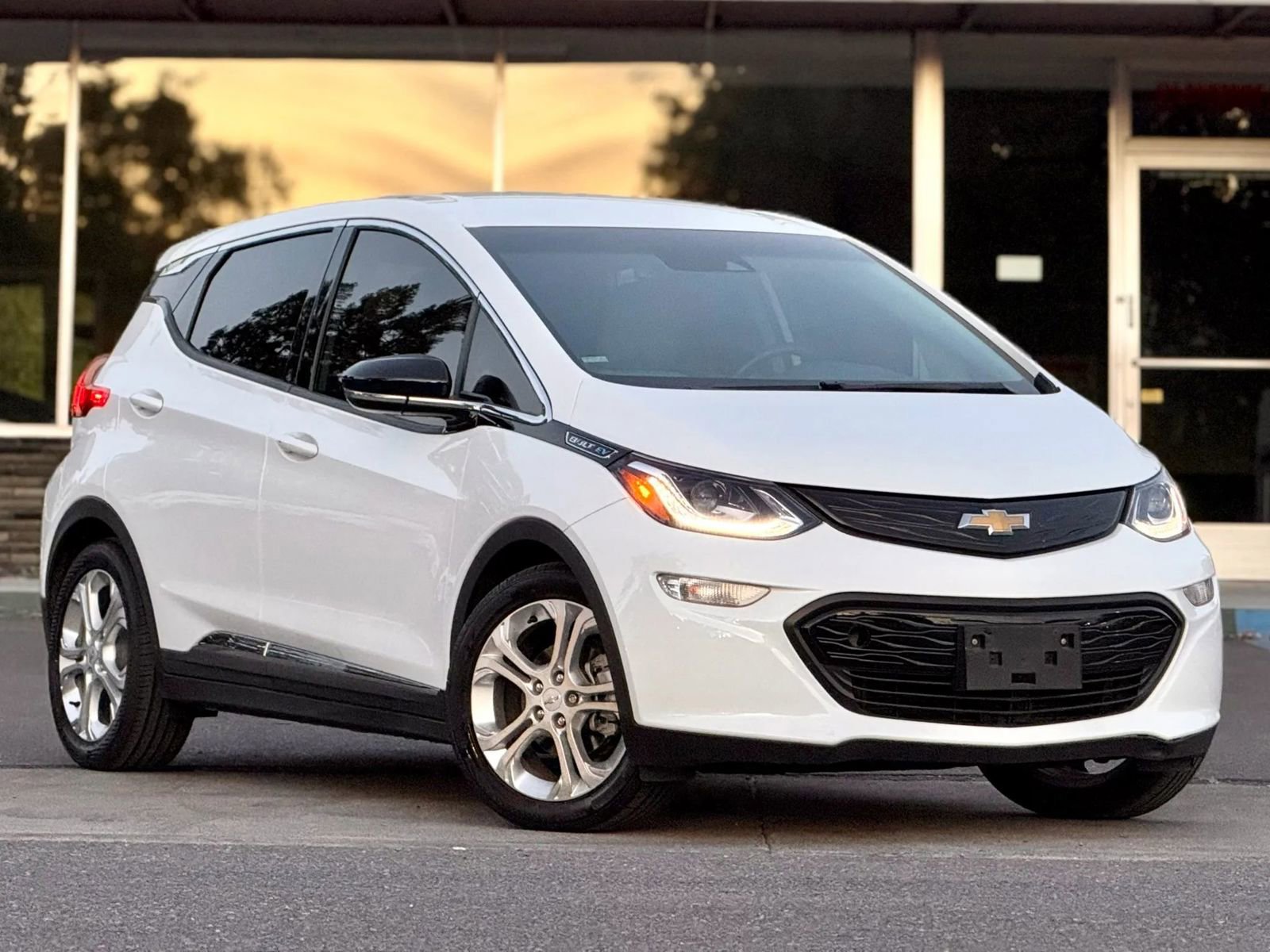 Used 2020 Chevrolet Bolt LT image 2