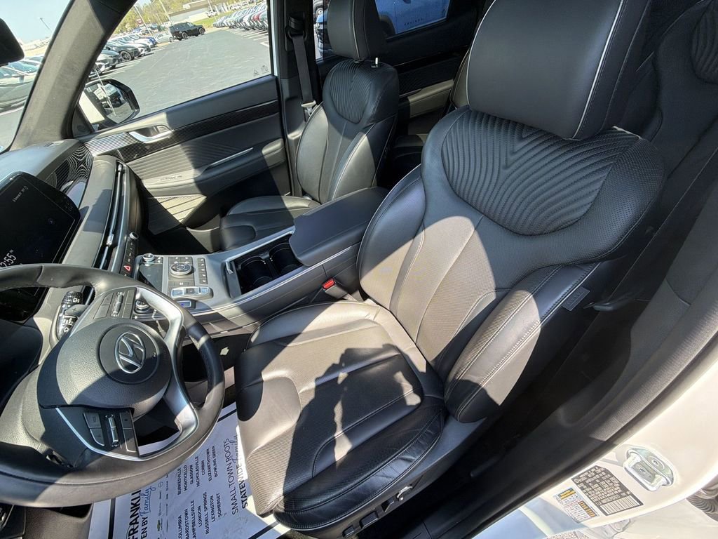 Used 2023 Hyundai Palisade Calligraphy image 11