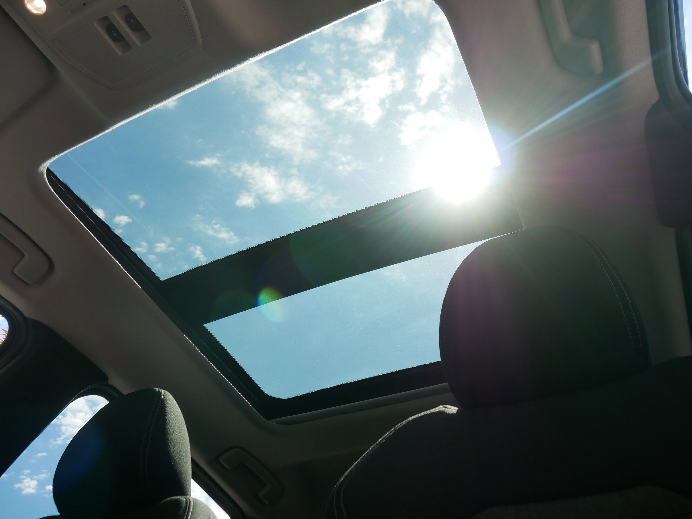 New 2025 Nissan Kicks SV w/ SV Premium Package image 5