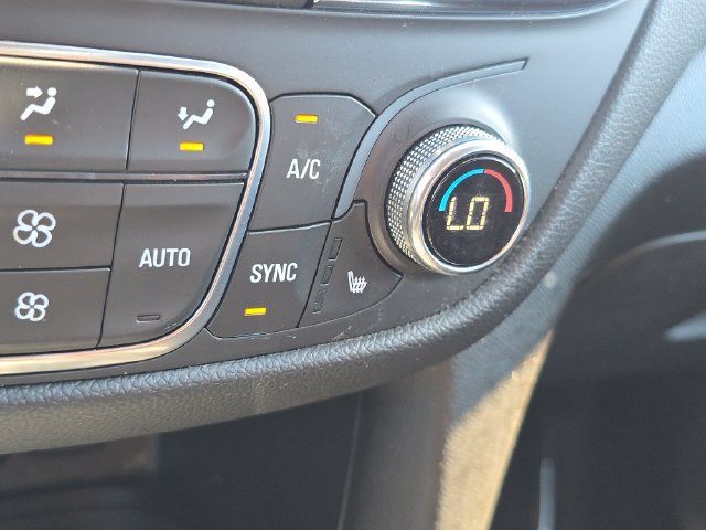 Used 2020 Chevrolet Equinox LT w/ Driver Convenience Package FWD image 4