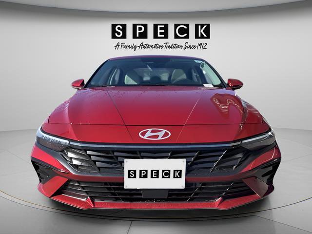 Certified 2025 Hyundai Elantra Limited FWD image 8