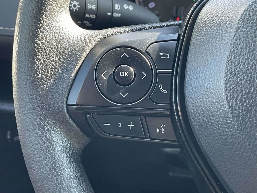 Used 2021 Toyota RAV4 XLE FWD image 26