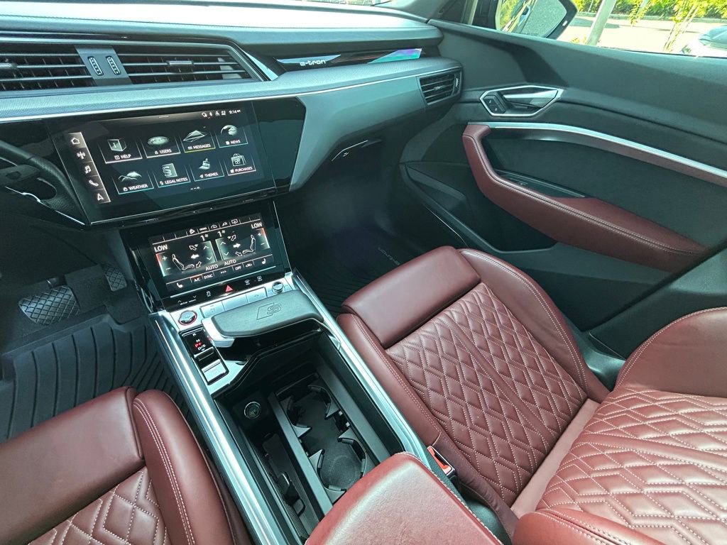 Used 2023 Audi e-tron S Premium Plus w/ Black Optic Package image 21