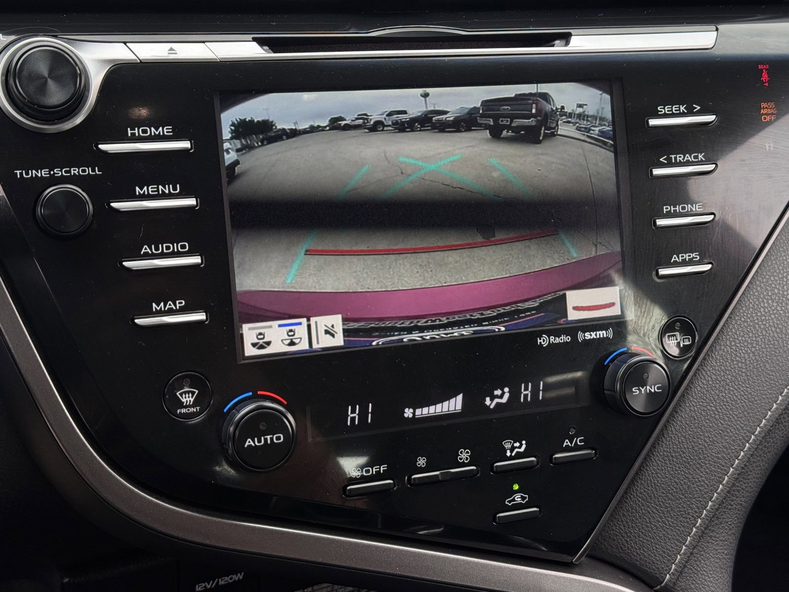 Used 2020 Toyota Camry XSE image 19