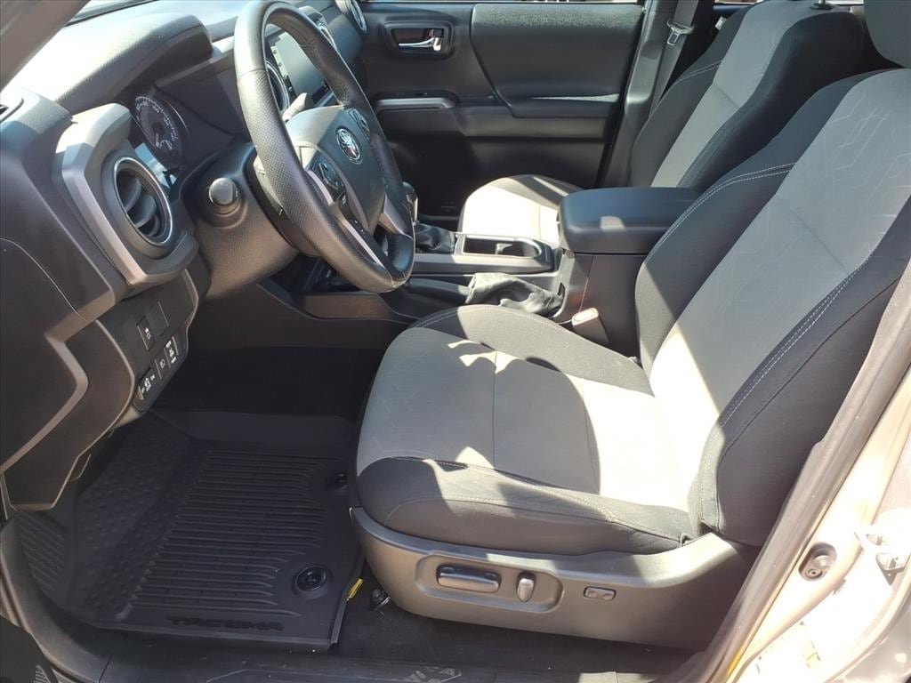 Used 2023 Toyota Tacoma TRD Off-Road AWD/4WD image 11