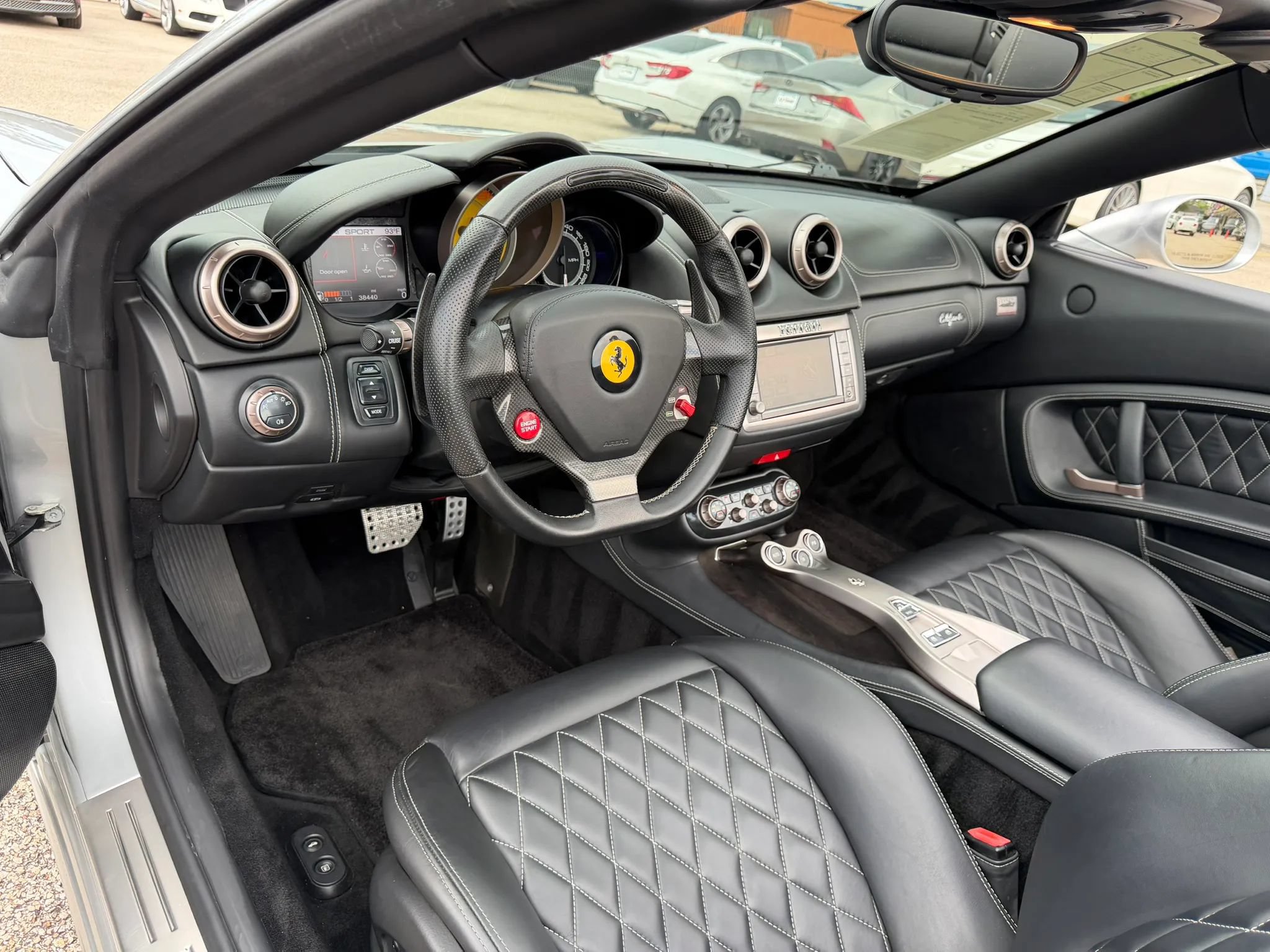 Used 2010 Ferrari California RWD image 23