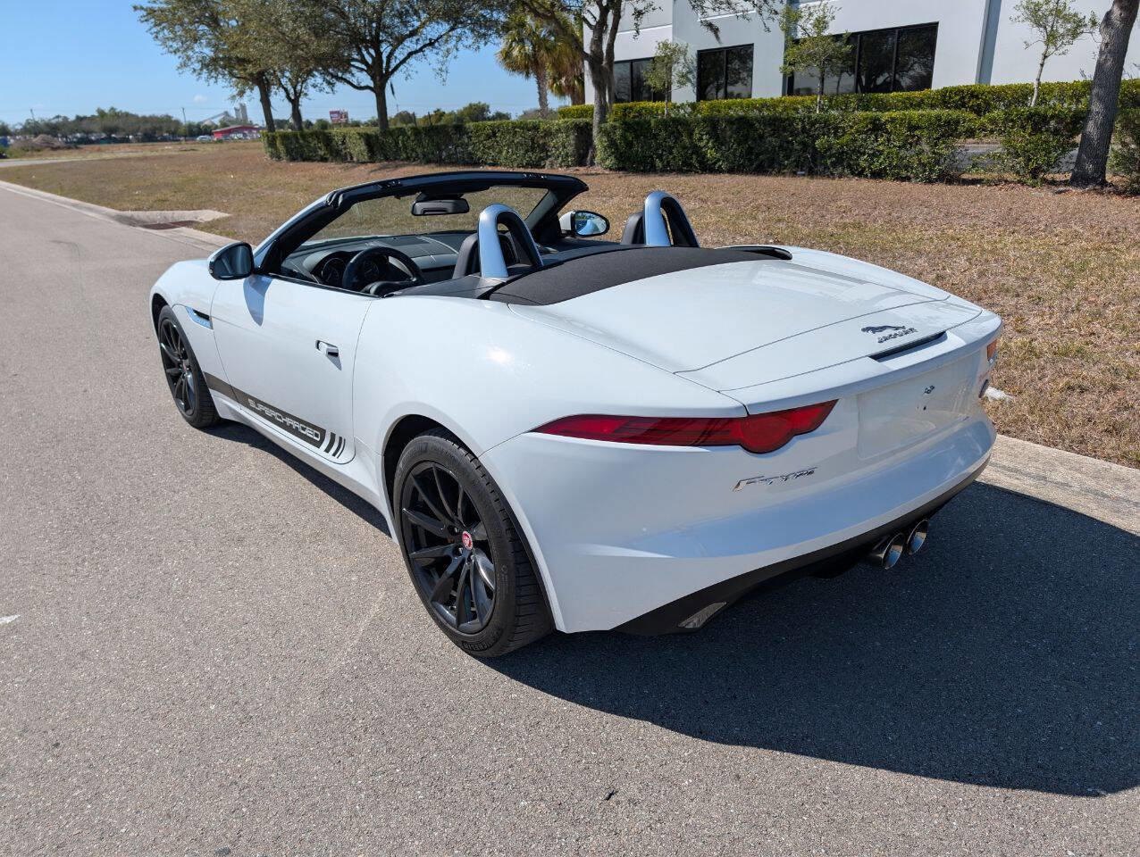 Used 2016 Jaguar F-TYPE Convertible image 8