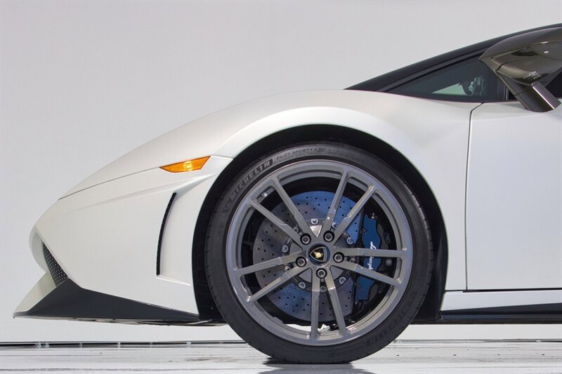 Used 2012 Lamborghini Gallardo LP 570-4 Performante AWD/4WD image 7