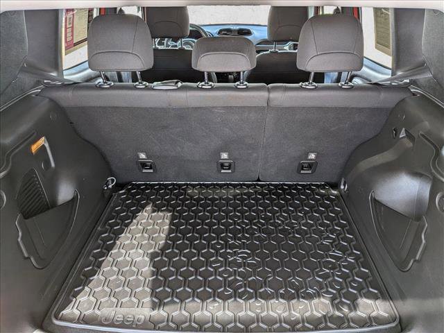 Used 2021 Jeep Renegade Latitude image 20