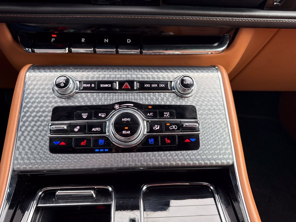 Used 2022 Lincoln Aviator Black Label AWD/4WD image 26
