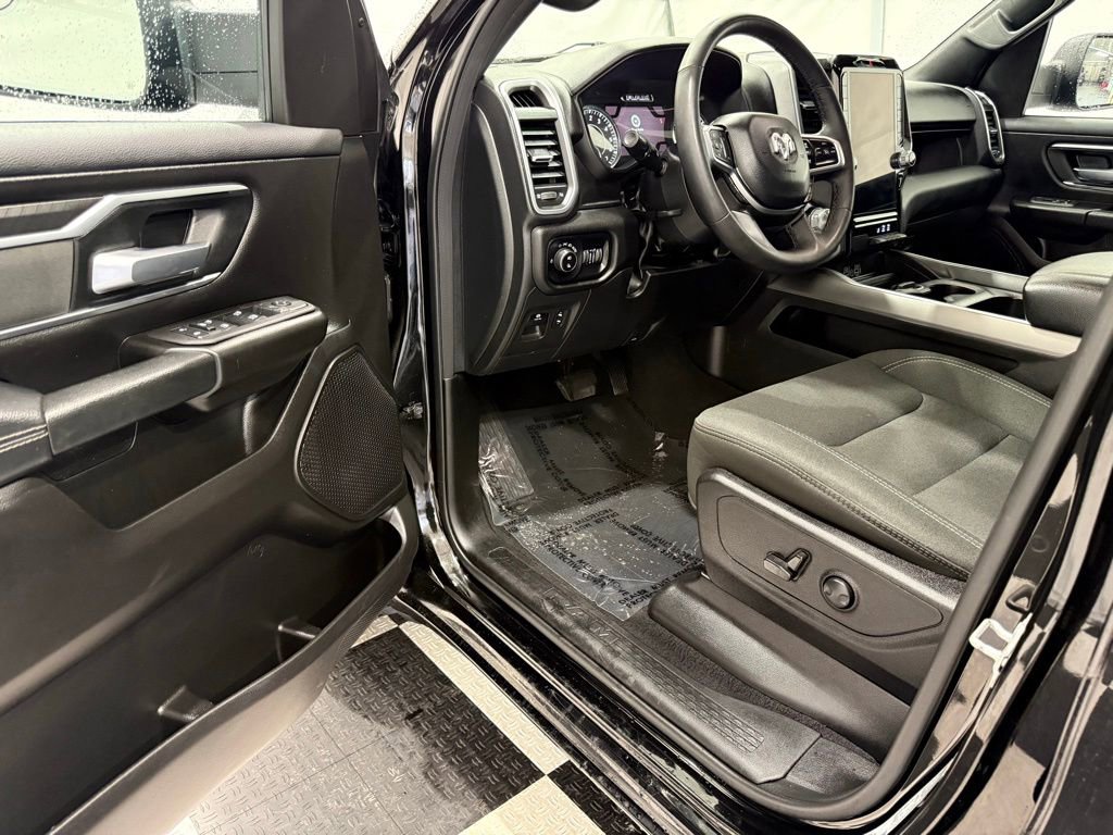 Used 2025 RAM 1500 Big Horn image 30