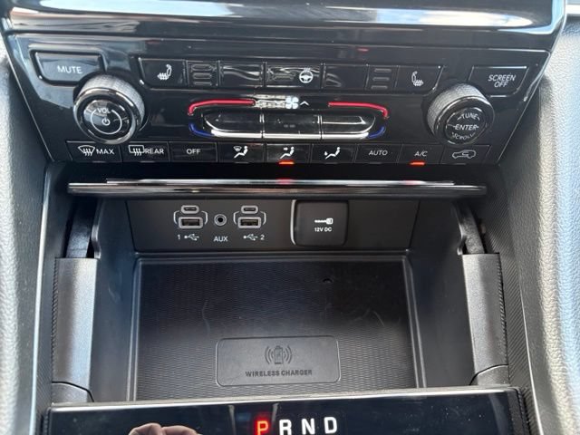 Used 2025 Jeep Grand Cherokee Altitude AWD/4WD image 30