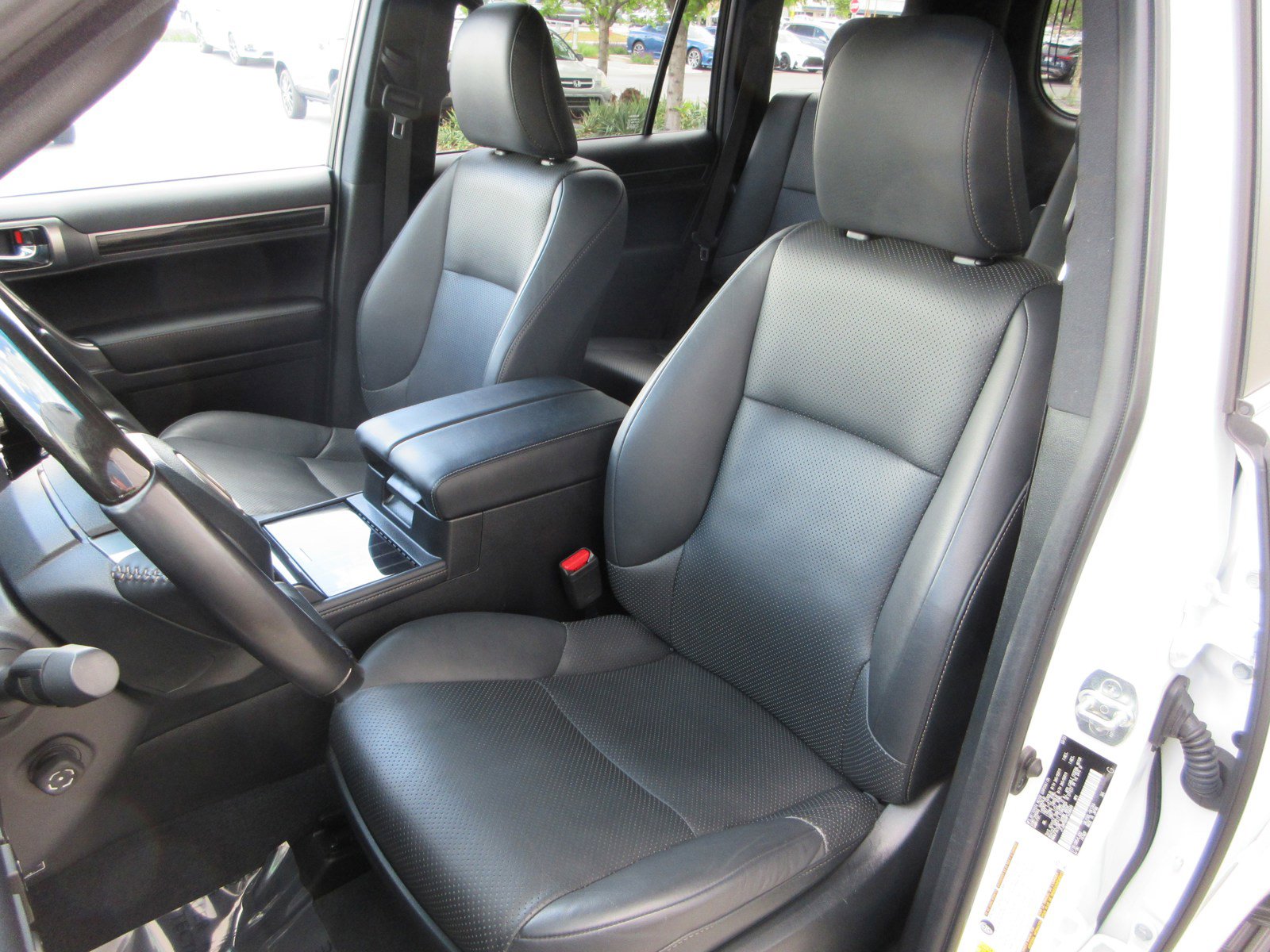 Used 2023 Lexus GX 460 Luxury w/ Sport Design Package AWD/4WD image 33