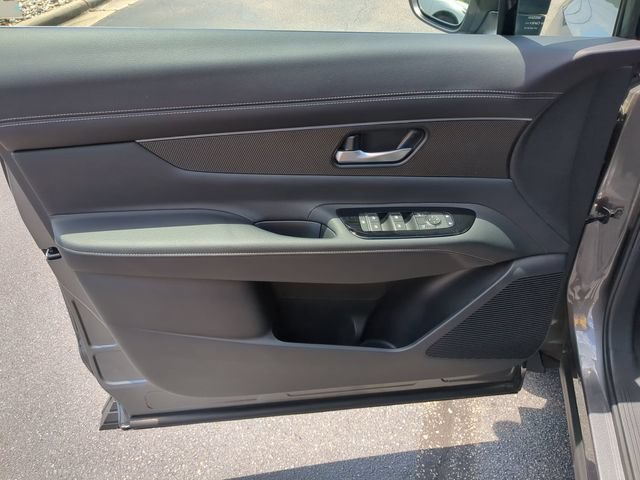 Used 2025 Nissan Murano SV FWD image 12