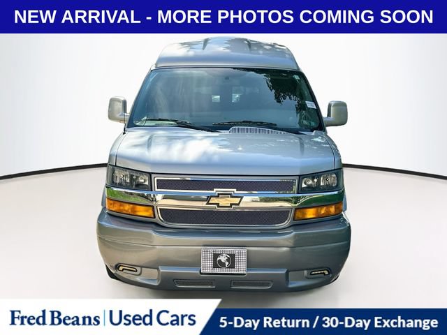 Used 2018 Chevrolet Express 2500 w/ Enhanced Convenience Package RWD image 2